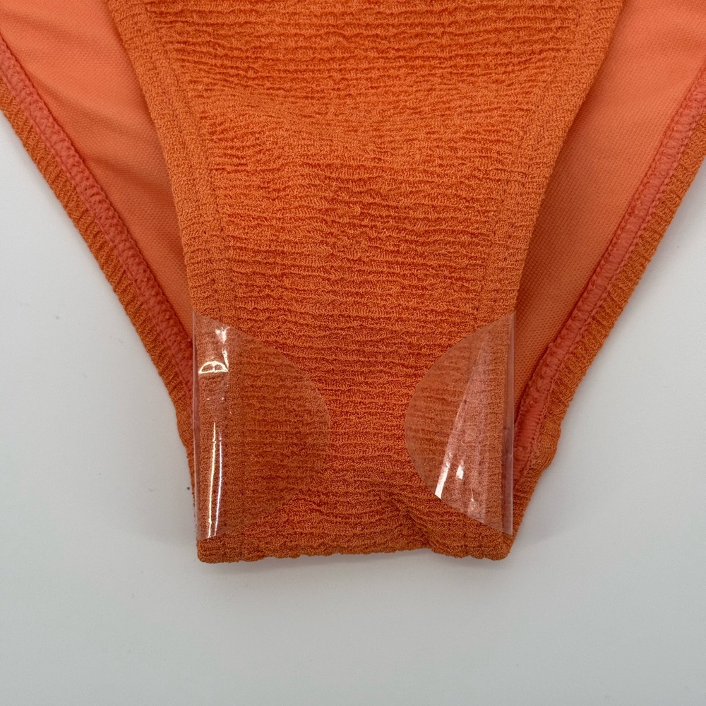 PrettyLittle Thing Mini Crinkle Wooden Strapless Bikini Top/ High Waist Bottom - Picture 7 of 9